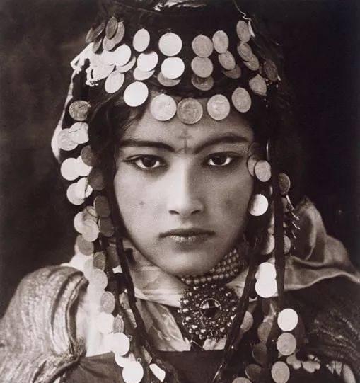 1905年,美州印第安人女孩