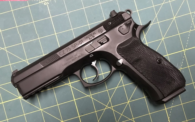 重金属家防武器cz75和sp01手枪