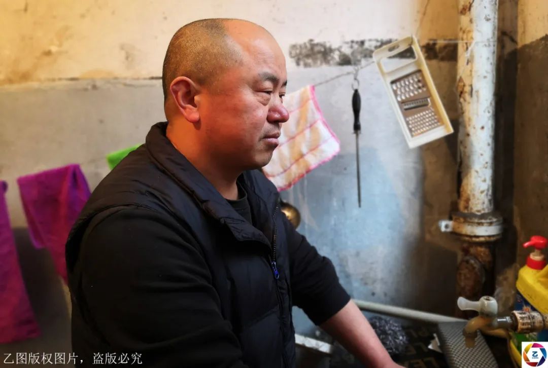 男子嗜赌输掉二十多万，老婆走了他方醒悟，今