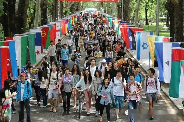 「专业」北京语言大学：2020年土英复语和财务管理专业恢复招生 新增网络与新媒体专业