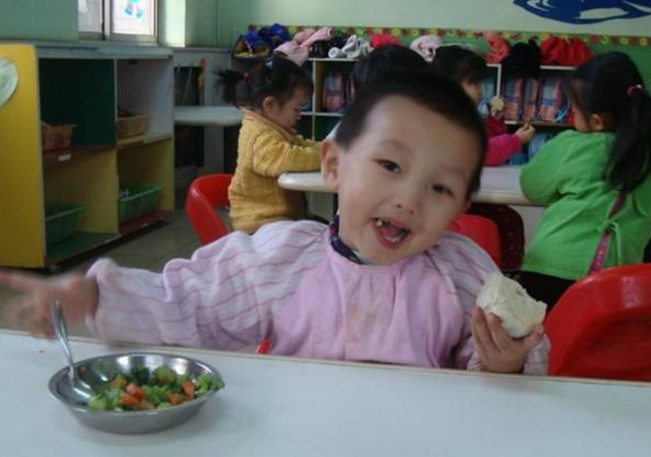 『孩子』养脾健胃消积食，快收藏！育儿专家：这三种方法家长要学起来