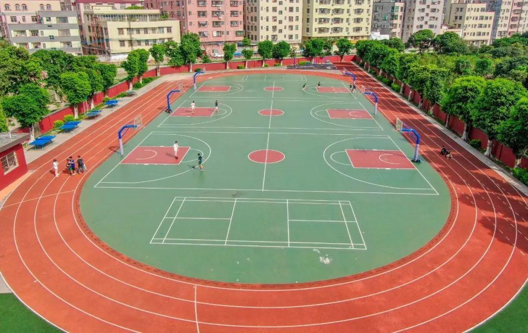 学校足球场