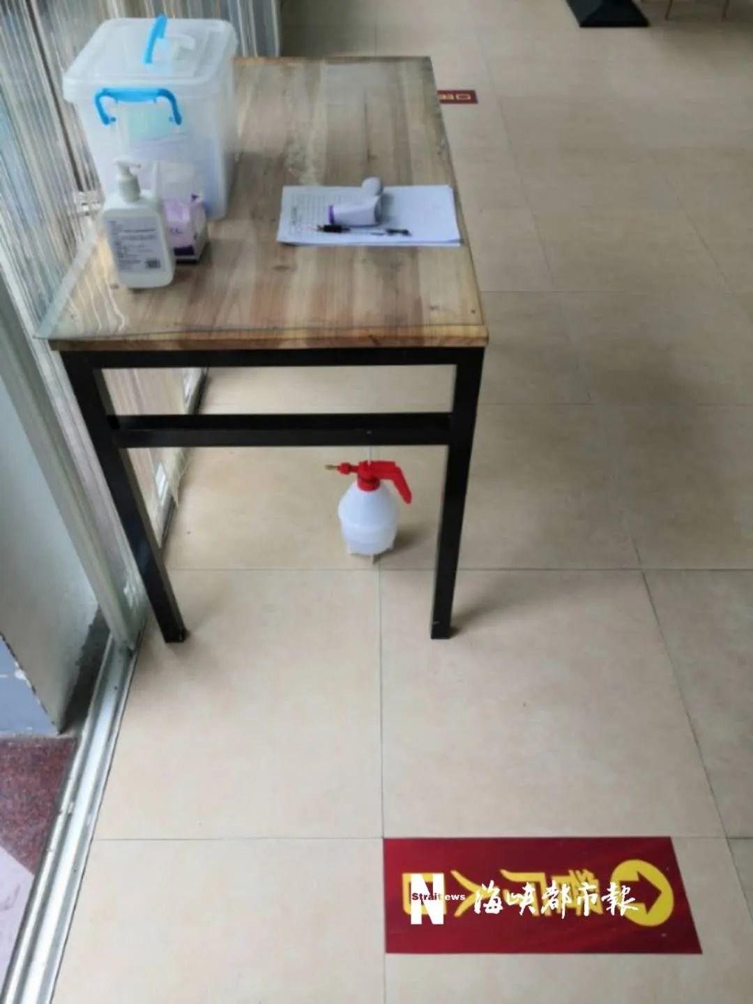 高三■严格消毒测体温全国多地毕业年级开学！戴口罩错时入校
