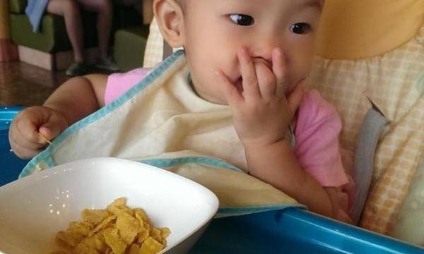 孩子:孩子再馋父母也别买,儿科医生:脾胃受伤,体质差这5种食物
