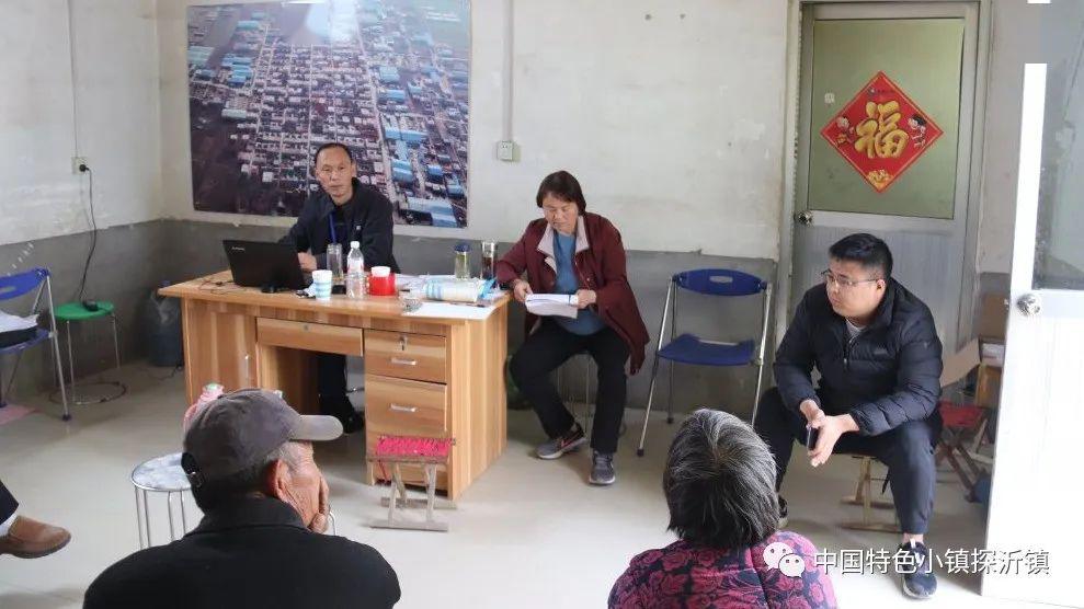 新安岭村棚户区征收改造项目副总指挥李传林同志耐心接待来访群众