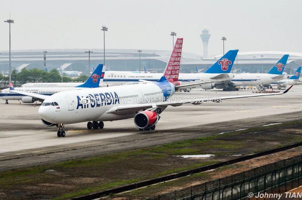 3月21日,塞尔维亚航空旗下的唯一的一架宽体机空客a330-200从贝尔格