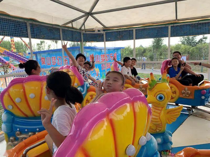 常山梦幻乐园 地址:诸城市常山大道与旅游路交汇处金查理小镇内最南