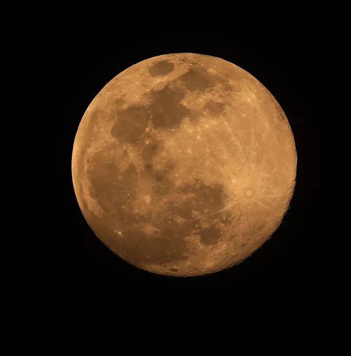 大概会比普通满月大14%,亮30%, 4月8日,武汉解封, 恰逢超级月亮
