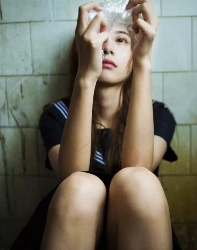 『孩子』让人觉得惋惜还记得“还珠格格”里的东儿吗?如今23岁依然童颜