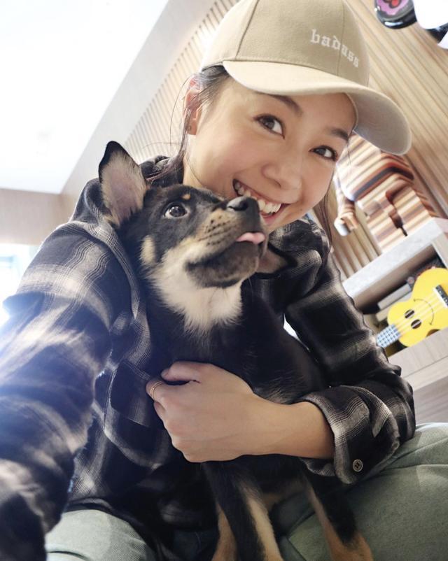 婴儿：为其庆百天，网友：孩子是谁的？黄心颖开心怀抱婴儿