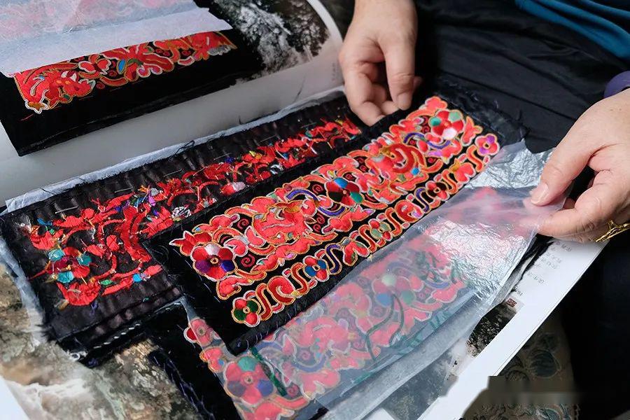 云观展|民族服饰博物馆典藏—少数民族刺绣赏析(二)_施洞