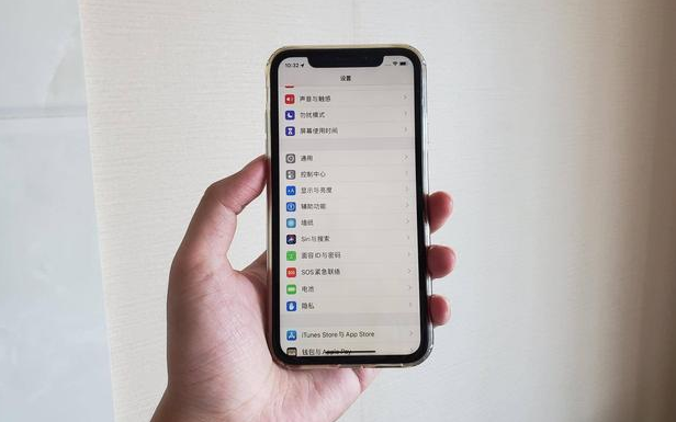 原创从6499跌至3899,ios13 双卡双待,果粉:不等iphone12了!