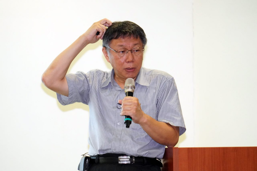 买成人口罩_戴口罩的卡通图片(3)