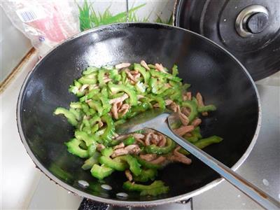 肉丝炒青椒不柴技巧 a7de172c692041f18b9f3a522a625190.jpeg