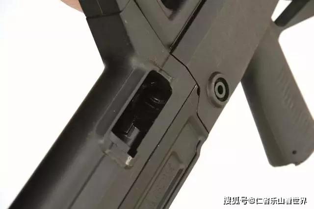 中国现役95式自动步枪_准星