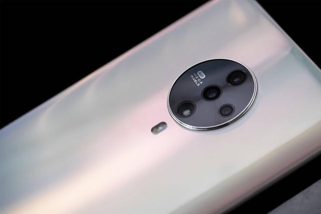 当代年轻人必备品?精美外观+出色拍照的vivo S6成潮流单品