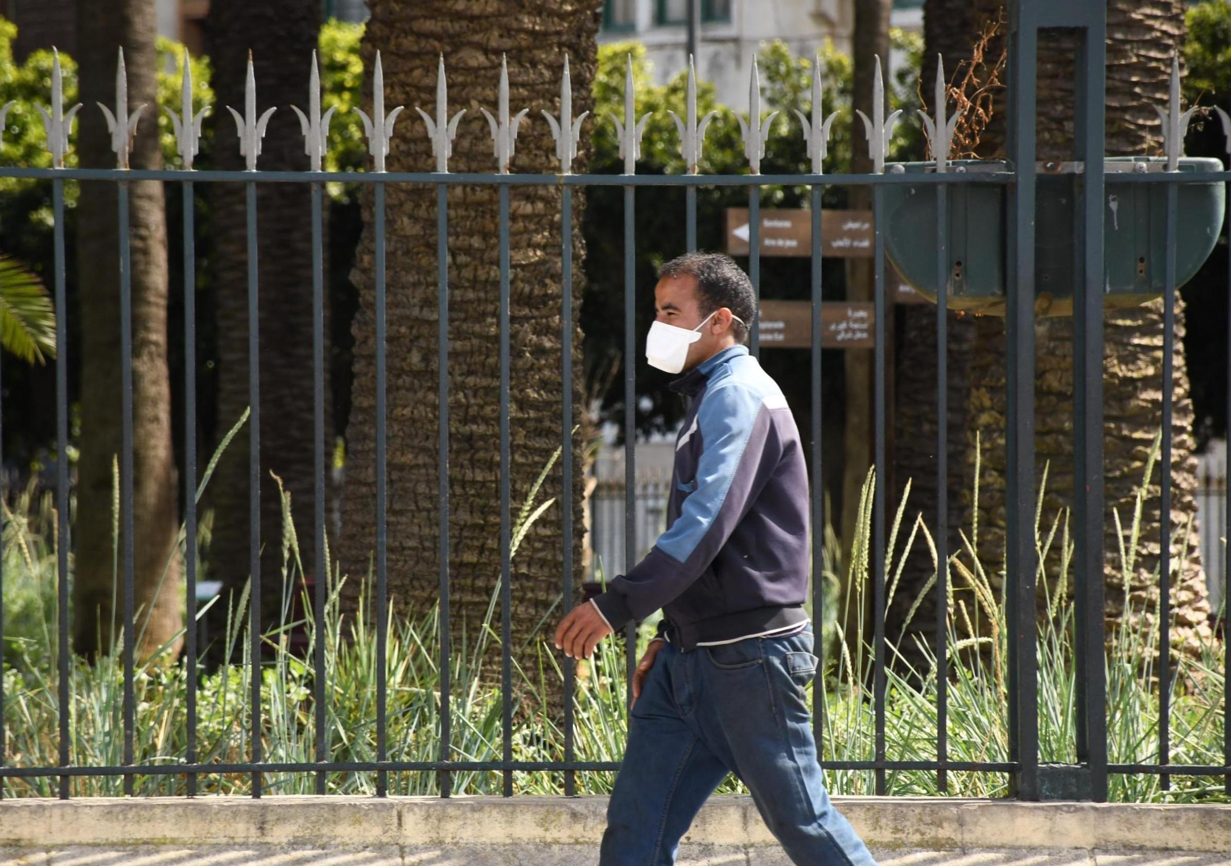 摩洛哥要求居民外出必须佩戴口罩