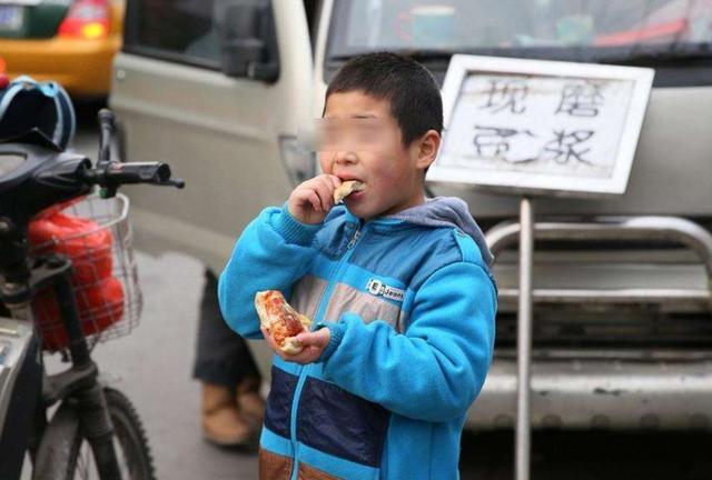 【早餐】不仅损伤脾胃，还耽误长高这五种常见“毒早餐”别再给孩子吃了