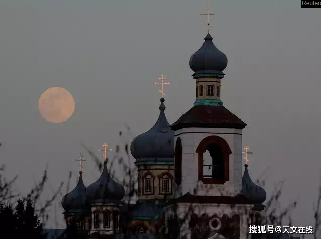 组图：2020年最大超级月亮为世界增添光明