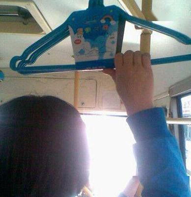 搞笑gif图:据说此图有内涵,不是老司机看不穿