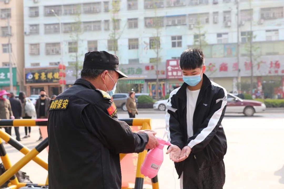 息县一高,二高高三学生今日返校!