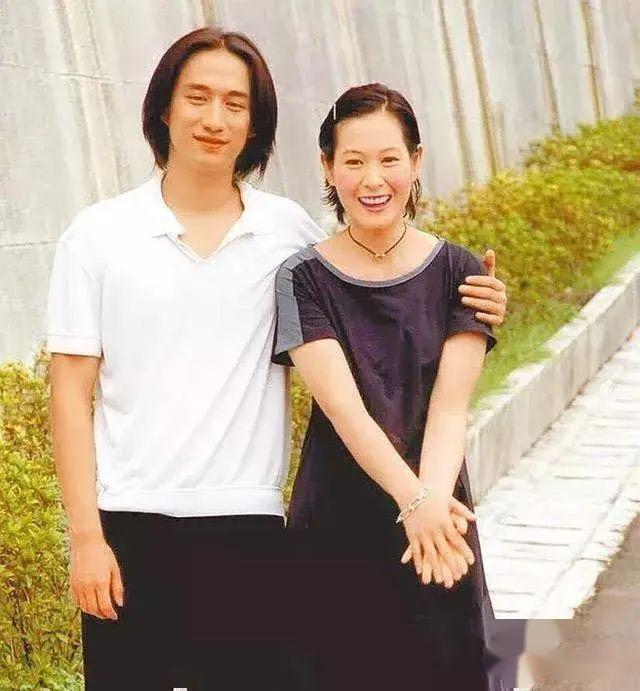 黄磊曝出曾出轨刘若英,孙莉大闹片场而分手,好男人人设不保