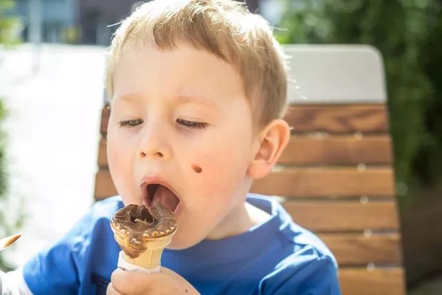 「孩子」遇上时不慌乱孩子积食的信号你知道几个？家长早知道好心里有底