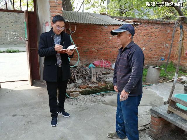 镇平县彭营镇:镇长入户走访未脱贫户 送关怀助脱贫