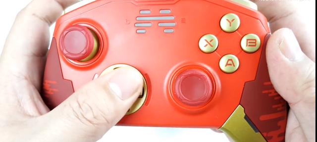 北通宙斯与XBOX拆机对比，国产品牌与海外大牌相比谁能取胜？