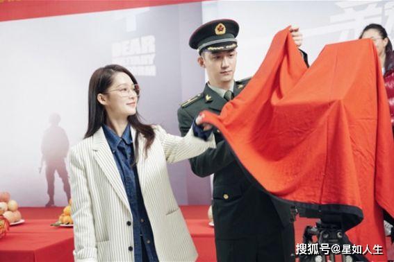 娱记曝黄景瑜片场常撩李沁还加亲密戏，双方团