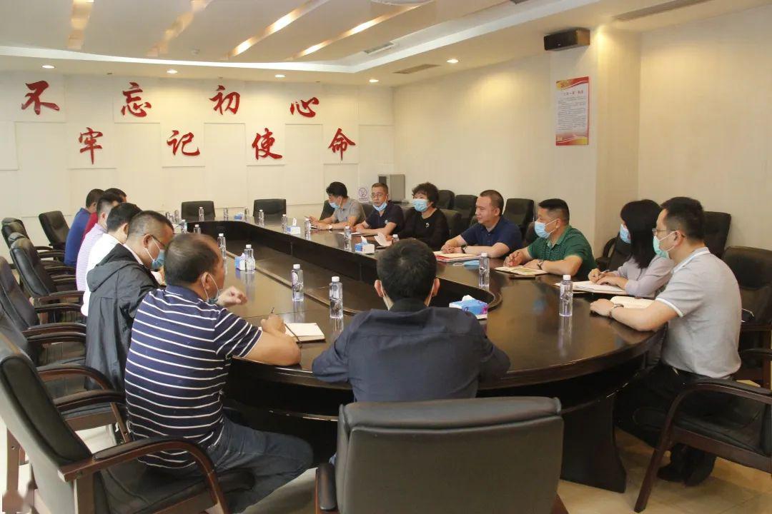 新华街党工委书记杨心妹带队到企业调研复工复产
