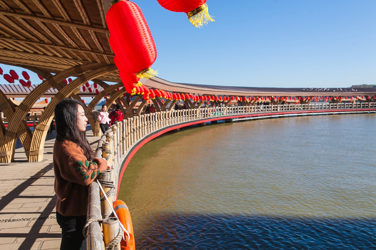 没有存款的姑娘，不配出国旅游吗？