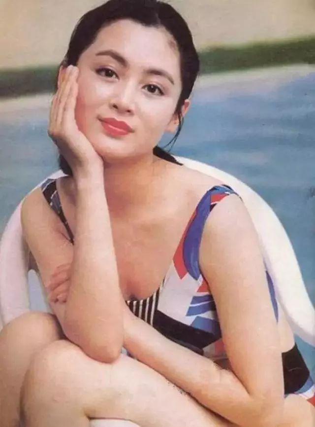 娱乐圈从不缺少美女 提起90年代的女星 而有一个人更被评为 大陆第一