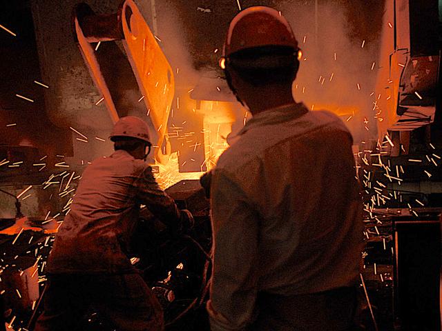 九十年代武汉,龙头企业武钢厂区,彼时的青山街景