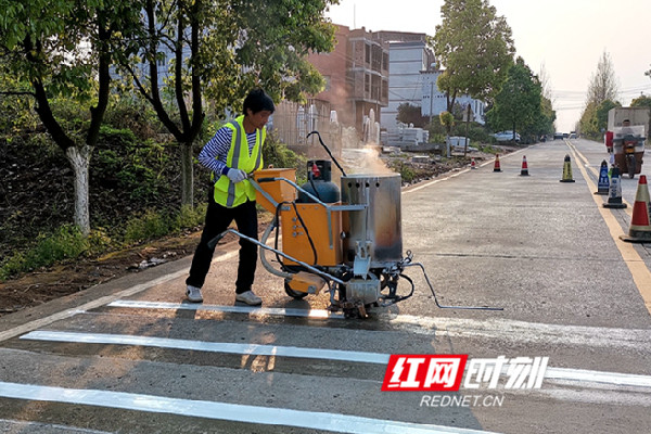 蓝山：抢抓晴好天气 整治交通问题