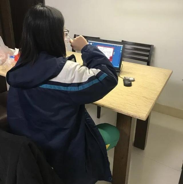 #高考#决胜高考” 线上誓师大会南武中学举行2020届高三“逆行飞扬