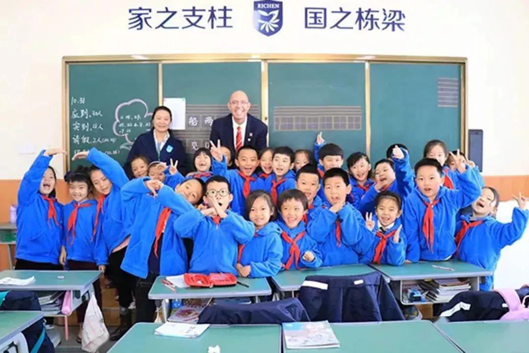 我们拥有什么?what尊成公学是一所【大数据赋能】的民办学校.