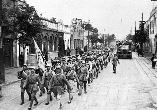 【旅长】，这一次鏖战，此人改变主席的部署，敌旅长说：他还指挥了我们！