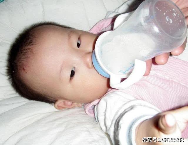 【孩子】知道喂奶时间后，医生叹息：又一个犯傻的9个月宝宝“瘦脱形”