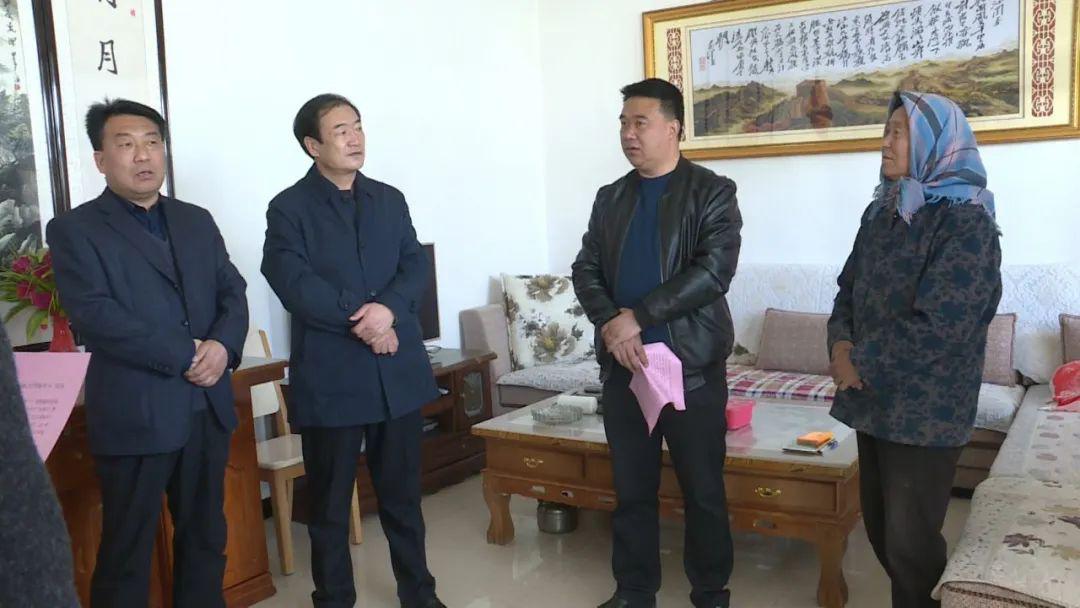 市人大常委会副主任温旭东在会宁督查