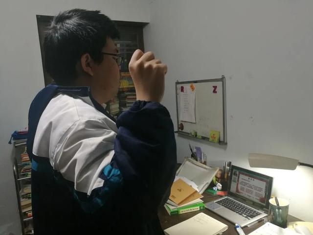 #高考#决胜高考” 线上誓师大会南武中学举行2020届高三“逆行飞扬