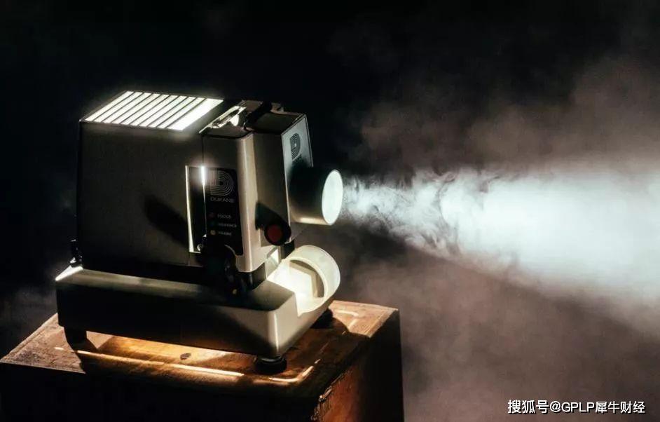 万达旗下AMC院线千店关停12周 CEO等600名员工停职