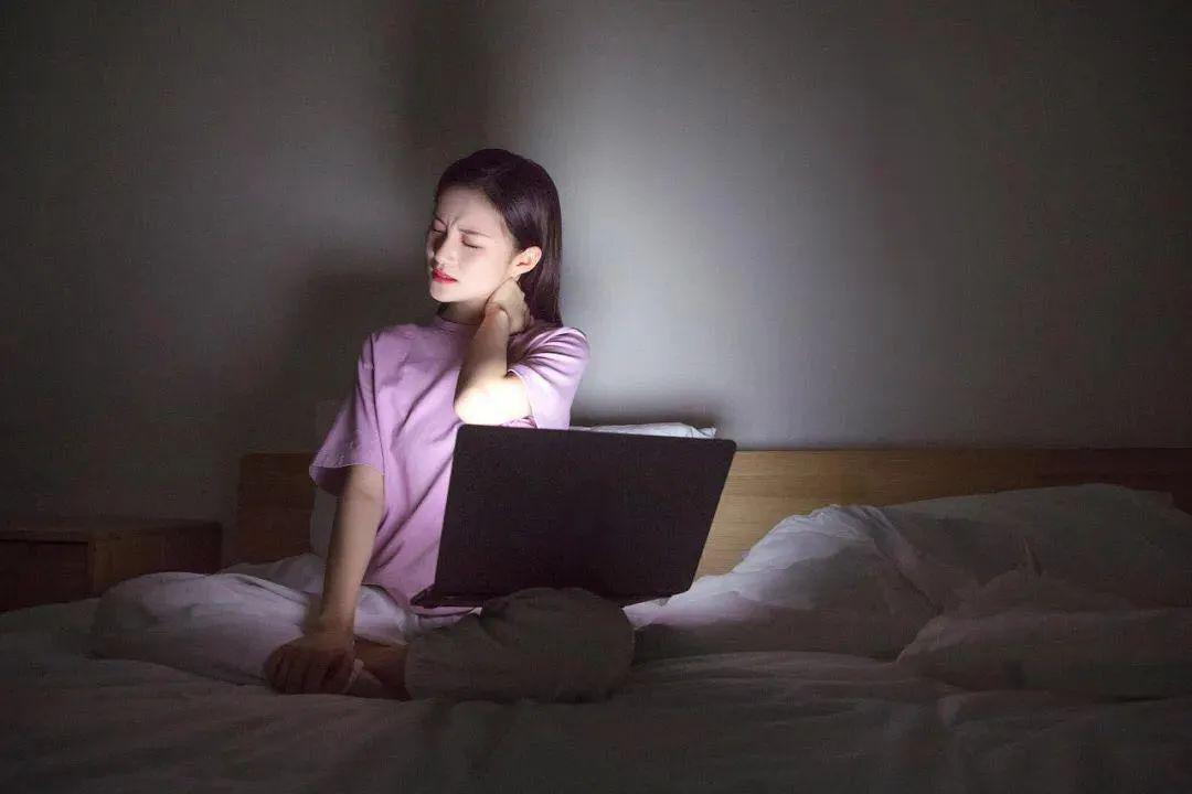 一位女士的颈椎病症状