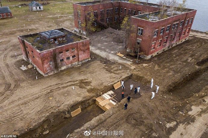 纽约市新冠死亡病例达4260例患者遗体无人认领处理被集体埋葬