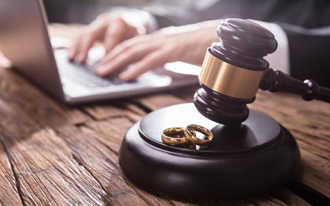 互联网庭审让遭遇不公拆迁的老李,在疫情期间