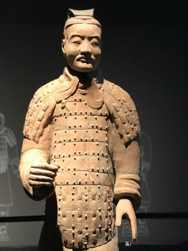 近距离观察兵马俑才震惊于其制作之精细