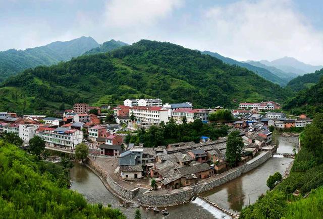 地址:汉滨区巴山东路 门票:免费 汉阴双河口古镇景区