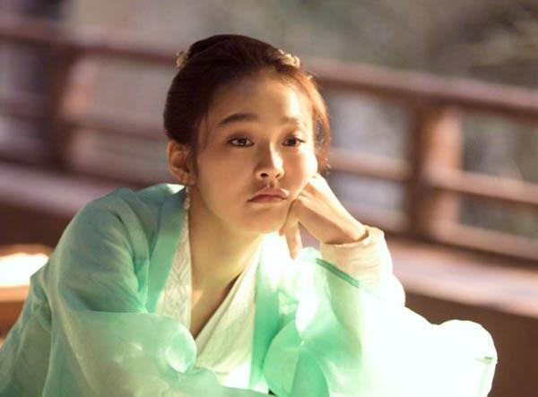 她是知否里可爱的如兰，戏外却是温太医的亲外