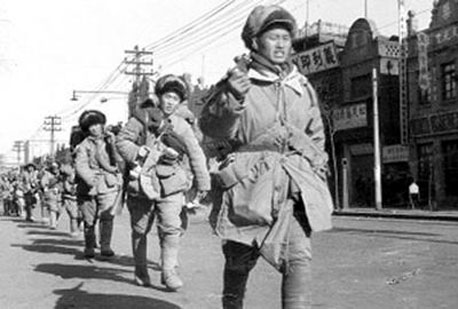 【旅长】，这一次鏖战，此人改变主席的部署，敌旅长说：他还指挥了我们！