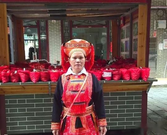 这里小编为大家倾力推荐一位瑶浴文化传承人